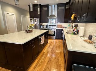 2833 N Kedzie Ave #1F, Chicago, IL 60618