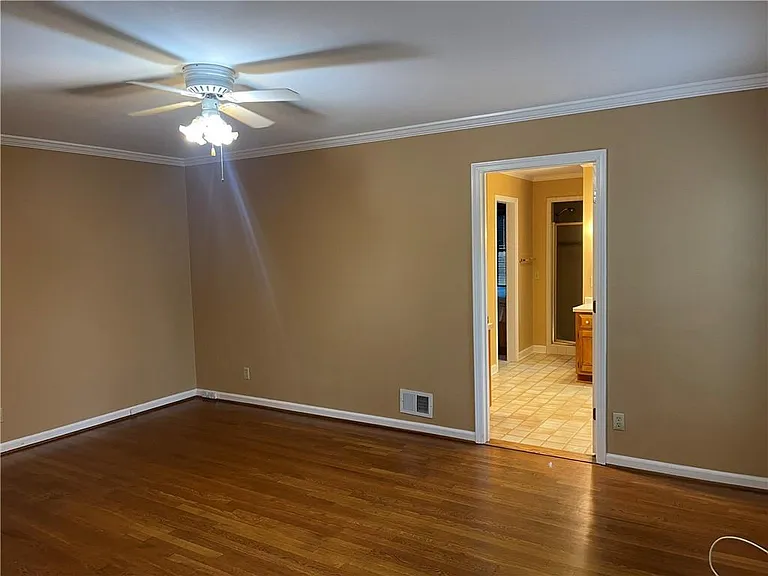 119 Woodlawn Dr NE — Photo 8