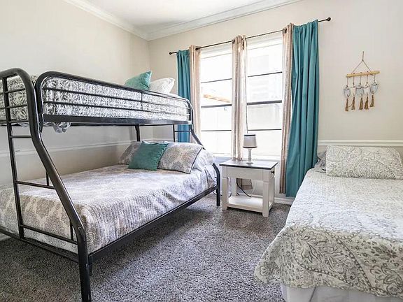 5th image of 611 Seaman Pl