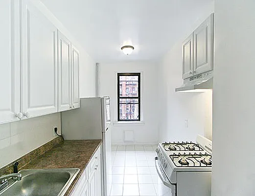 Rented by SW Queens Mezzanine | media 6