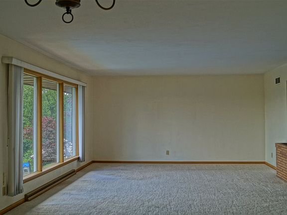 5th image of 4621 Red Bluff Dr