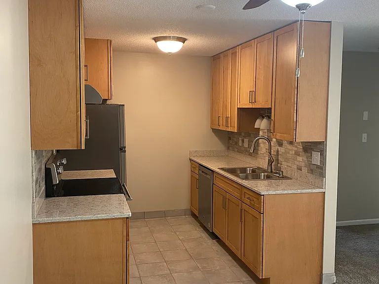2127 Twin Bluff Rd #102 — Photo 2