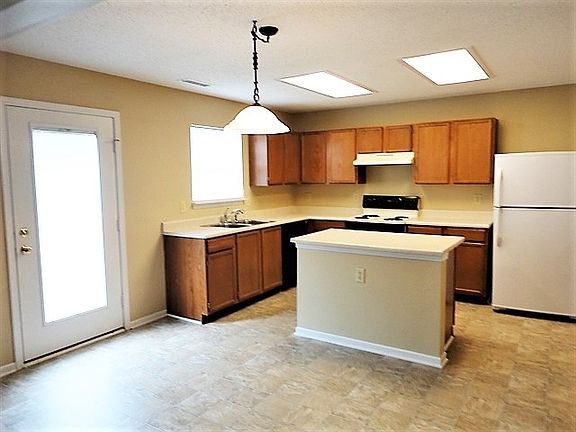 5th image of 5665 N Jamestown Dr
