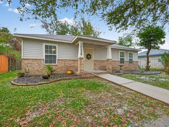 10226 Ella Falls Blvd, Houston, TX 77038