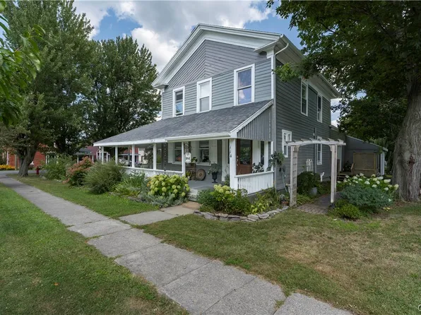 114 W Washington St, Sackets Harbor, NY 13685
