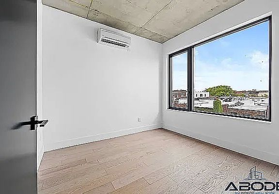 4th image of 453 E 25th St #408