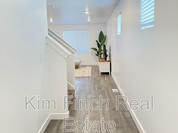 5th image of 536 N Willow Springs Ave #1