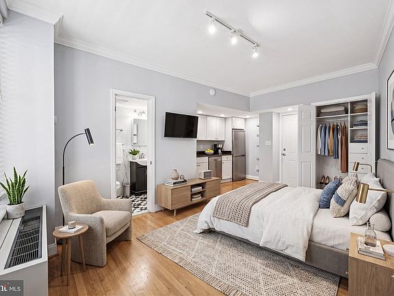 3rd image of 1701 16th St NW APT 304