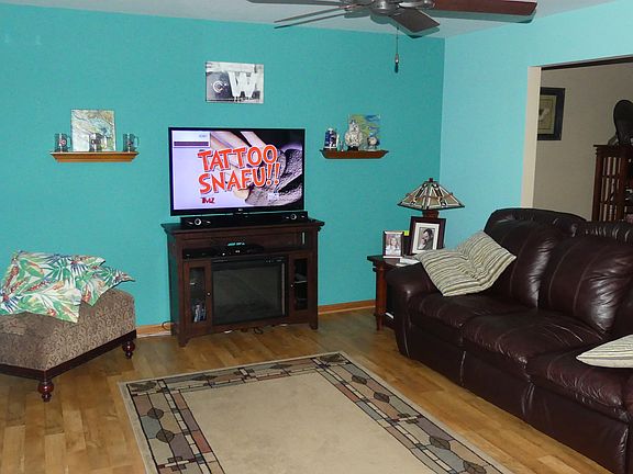 family room 23'6" X 13'4"