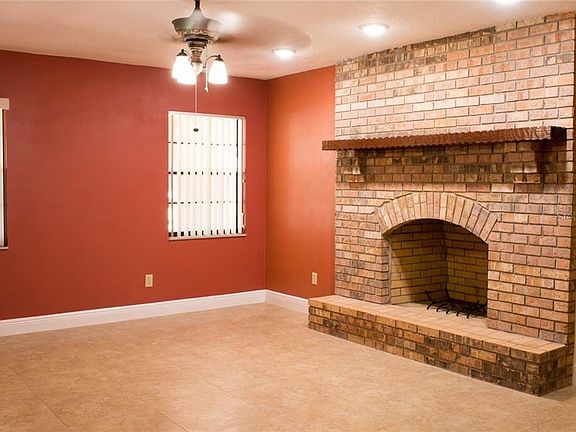 4th image of 1570 Grandview Blvd