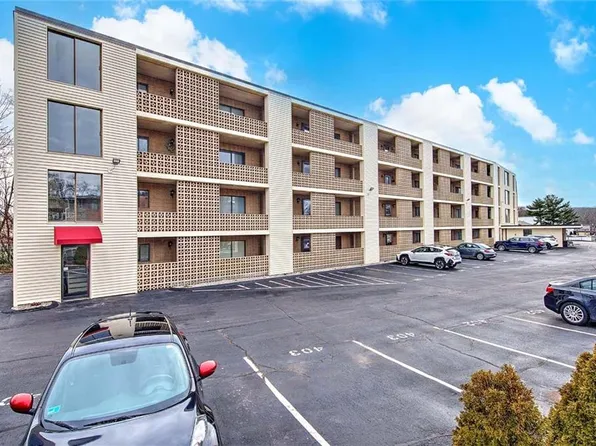 175 Hoffman Ave APT 102, Cranston, RI 02920
