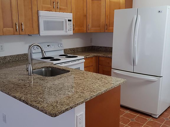 5th image of 10398 Boynton Place Cir #1