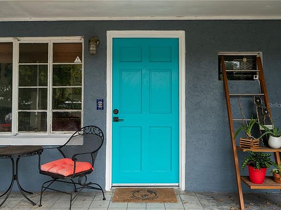5th image of 4307 Edgewater Dr