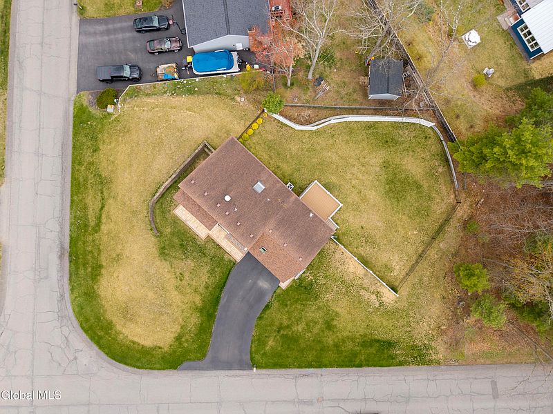 3rd image of 1412 Rocco Drive
