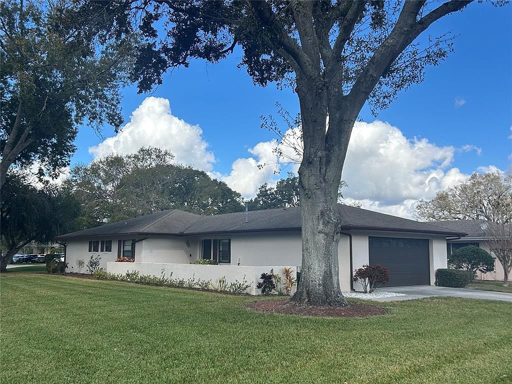 634 Wexford Ct