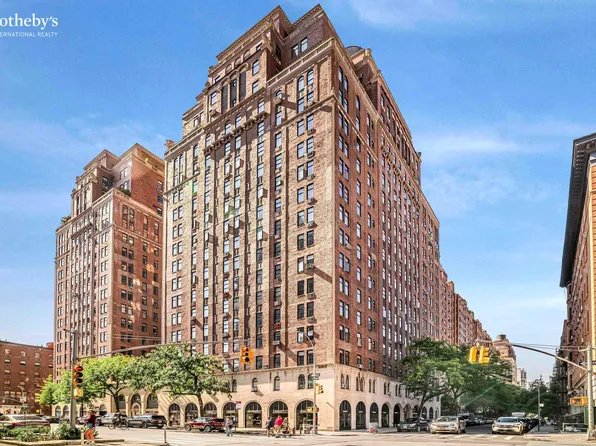 410 West 24th Street image 16 of 17