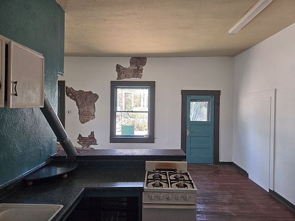 4th image of 209 W Simpson St