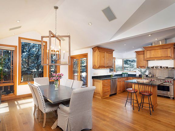 Kitchen & Dining area 