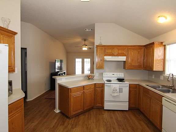 3rd image of 8600 Stetson Dr