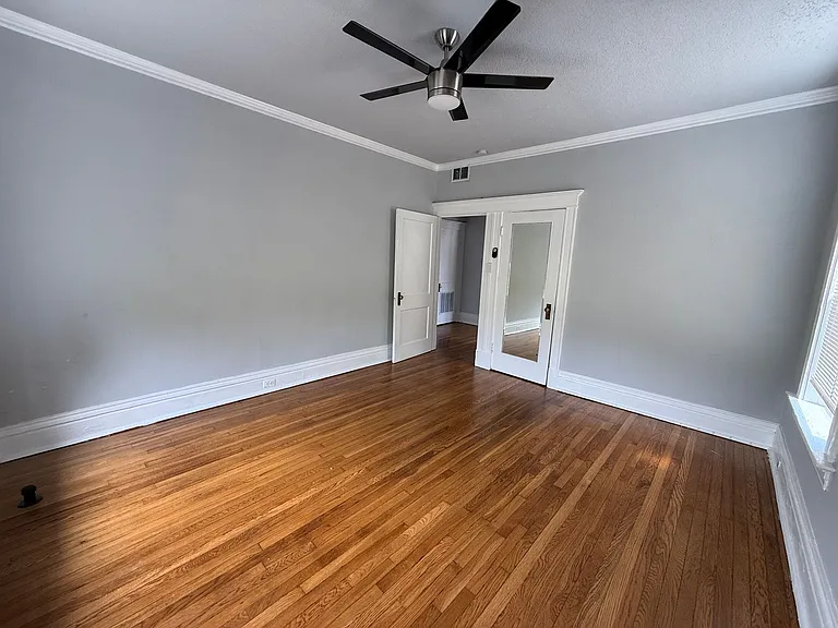 4166 Russell Blvd #3E — Photo 15