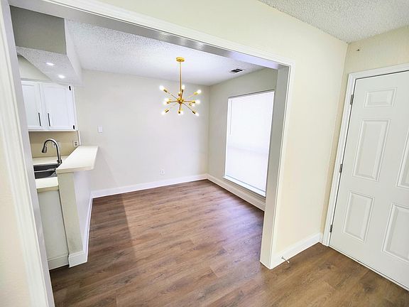 3rd image of 3809 Richbrooke Dr