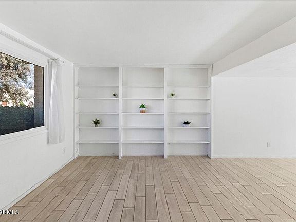4th image of 2048 W HAZELWOOD Parkway