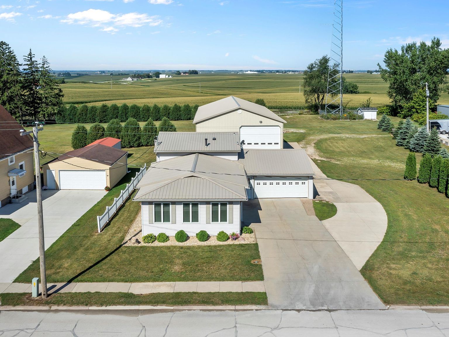 203 N Hill St, Monona, IA 52159 MLS 20233440 Zillow