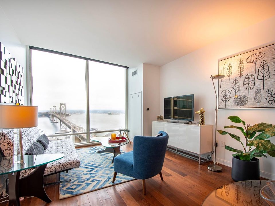 1st image of 425 1st St Unit 2708