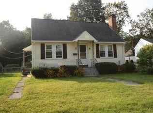 22 Geneva St, Worcester, MA 01602