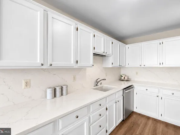 14548 Eddy Ct, Centreville, VA 20120