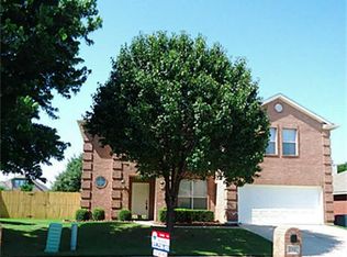 2311 Eden Green Dr, Arlington, TX 76001
