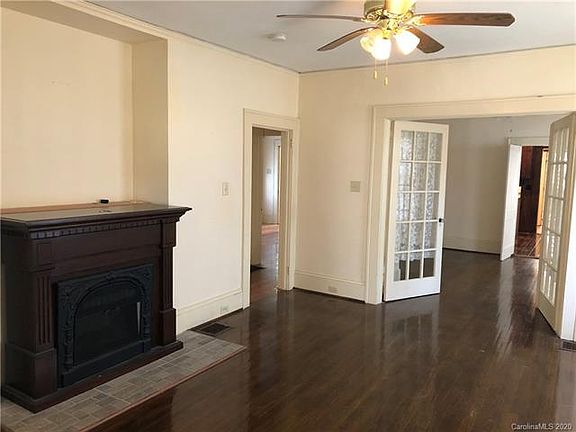 5th image of 2205 Scott Ave