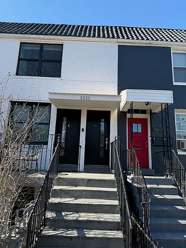 1221 Oates St NE Photo 1