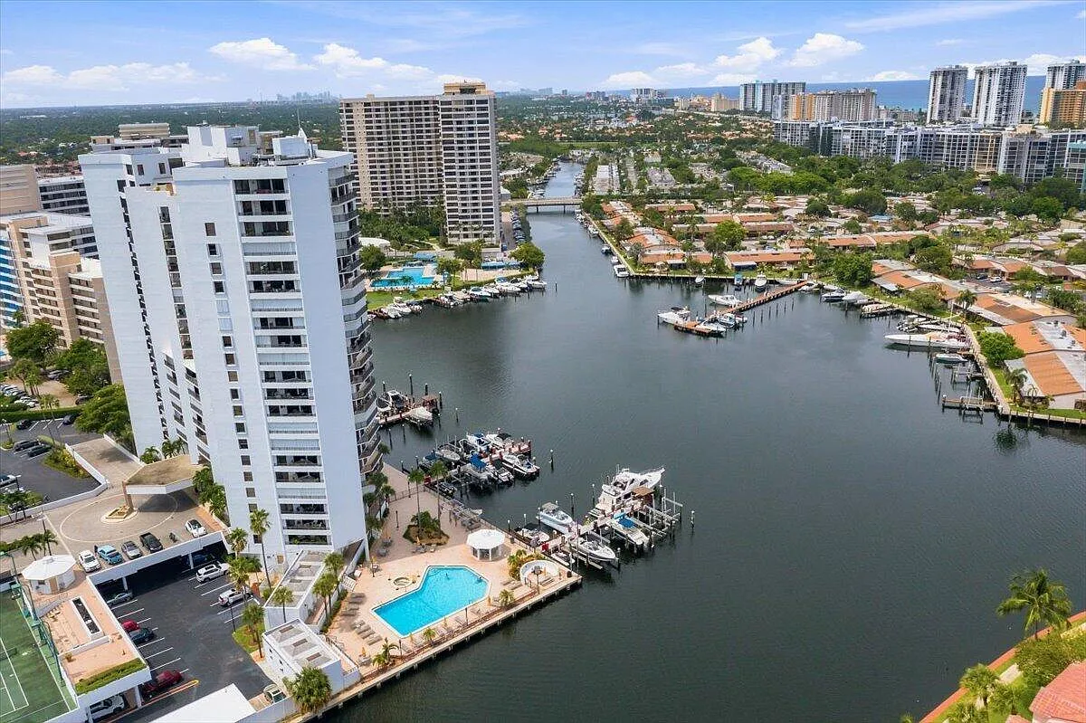300 Three Islands Blvd — Photo 1