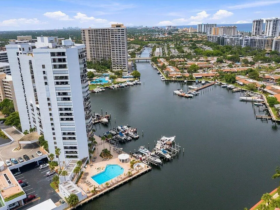 300 Three Islands Blvd #312