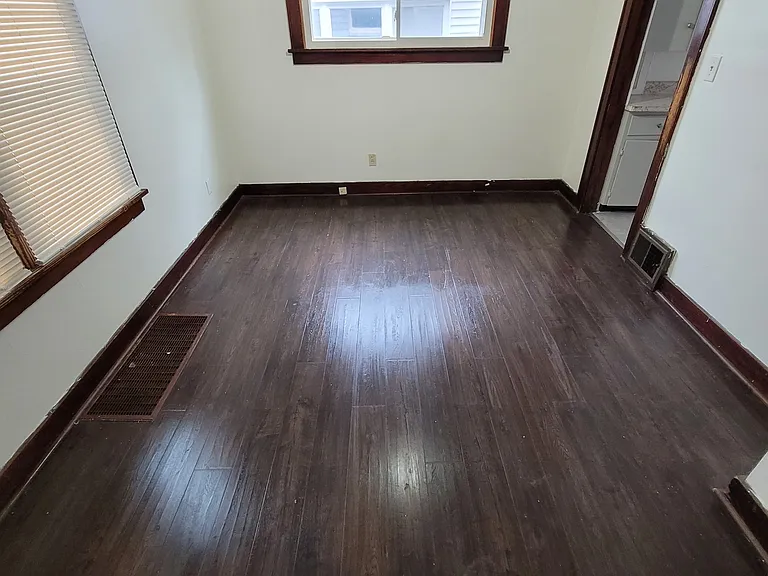 1213 Herman Ave — Photo 4