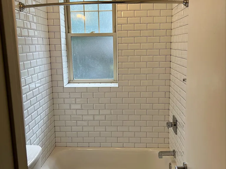 apt 208