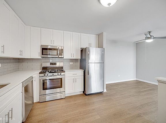 4th image of 743 E Fullerton Ave #2-206