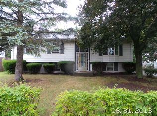 321 E Maple Dr, Sauk Village, IL