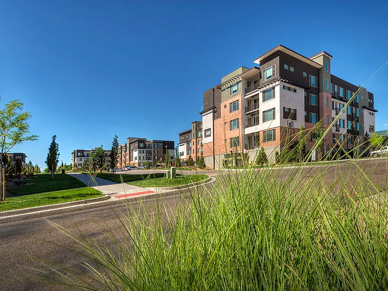Capstone Vallagio Exterior