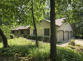 5931 S Bogey Dr, Polo, IL 61064