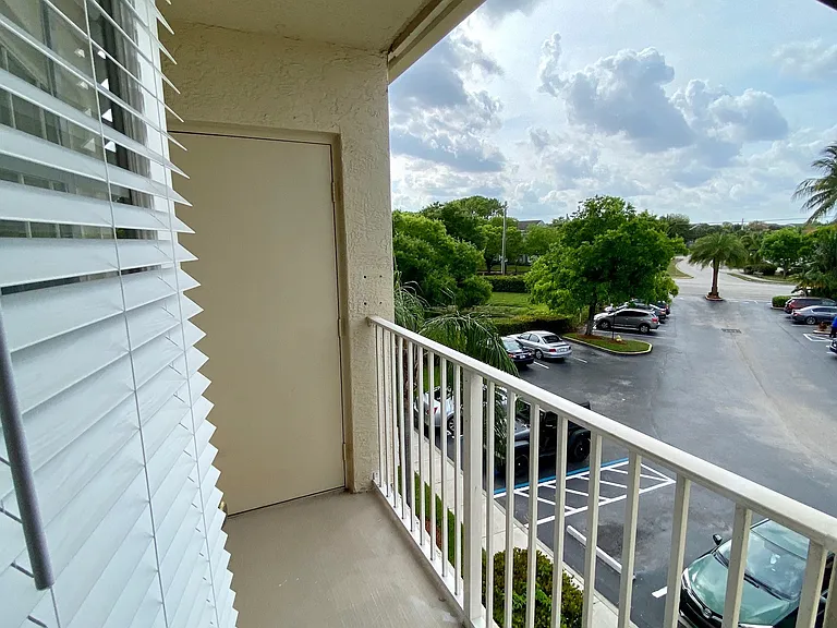 Legacy Lakeview — Photo 12