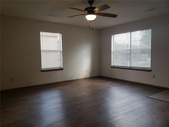 3rd image of 2490 W Mary Dr