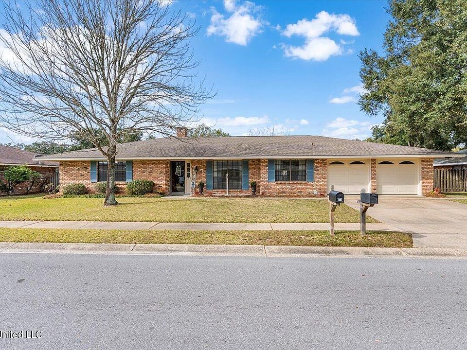 1st image of 610 Parkwood Dr