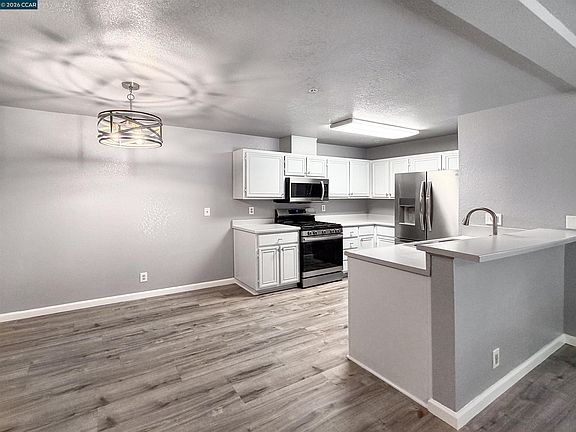 5th image of 113 Sea Crest Cir