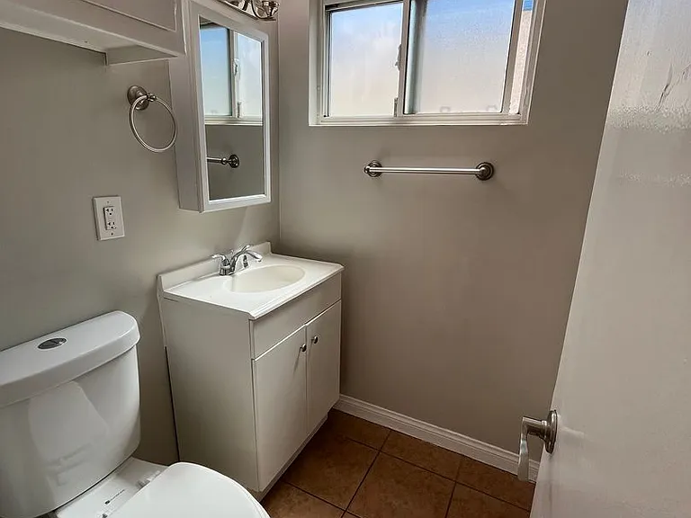 1682 SOUTHWOOD APARTMENTS LLC — Photo 9