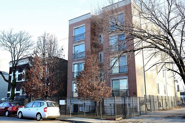 1st image of 2743 W Congress Pkwy #2