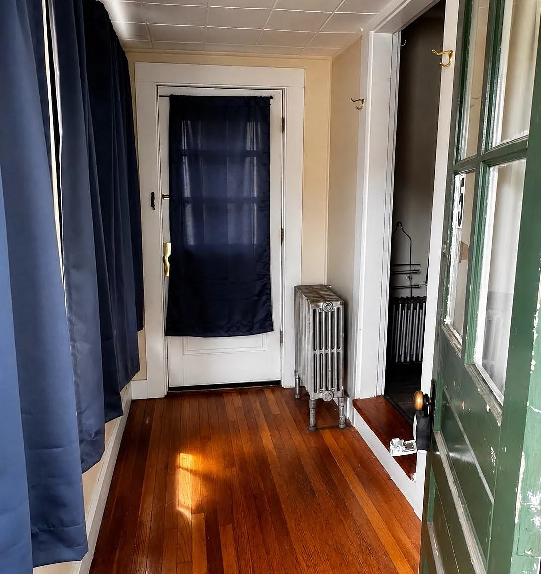 1 bed, 1.0 bath, $1,250 — Photo 2