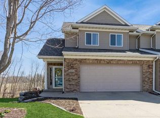 1652 Vandello Cir, North Liberty, IA 52317