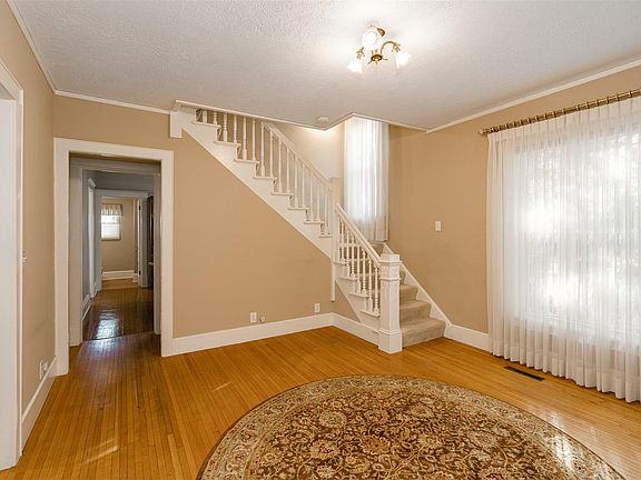 4th image of 816 N Chicago St